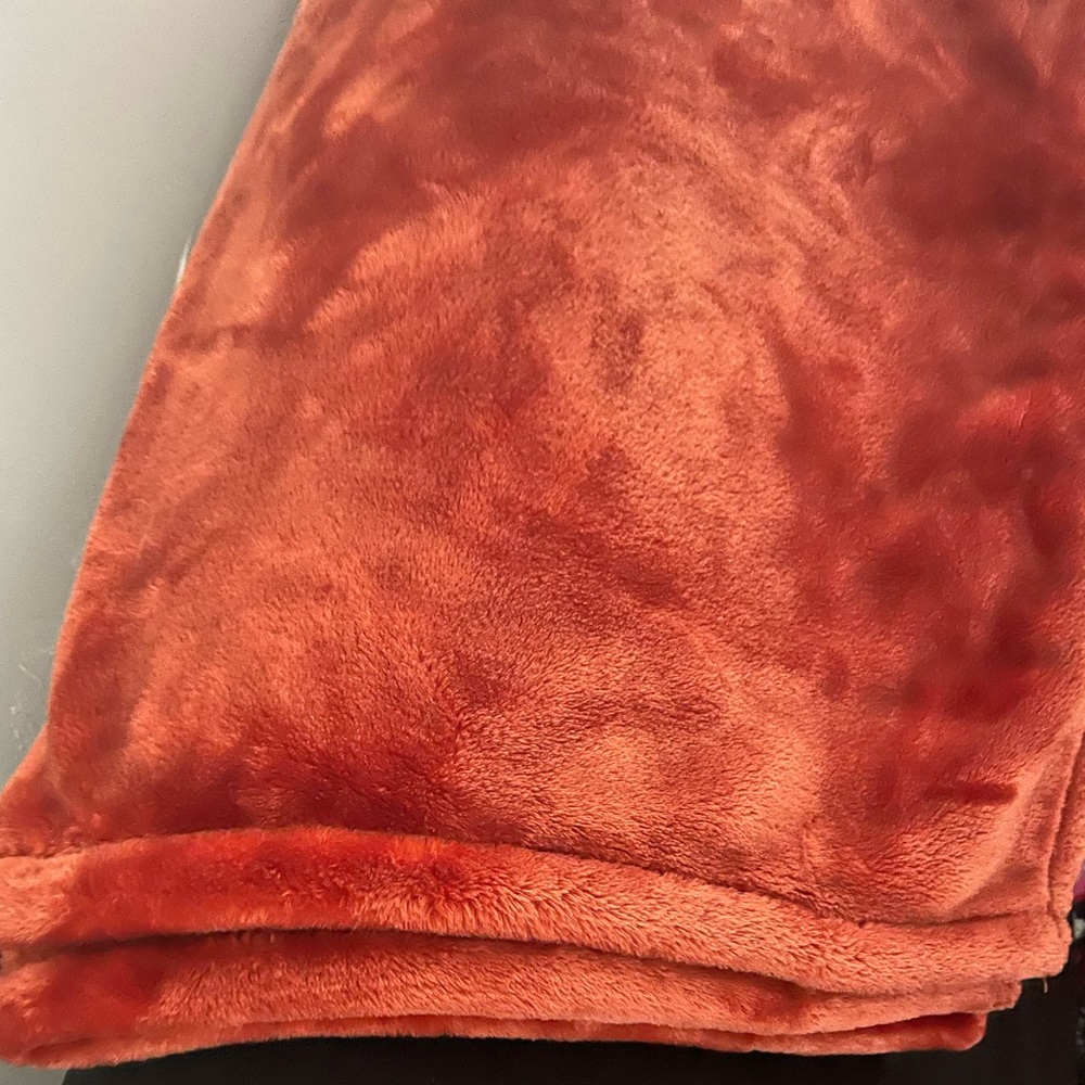 Throw blanket